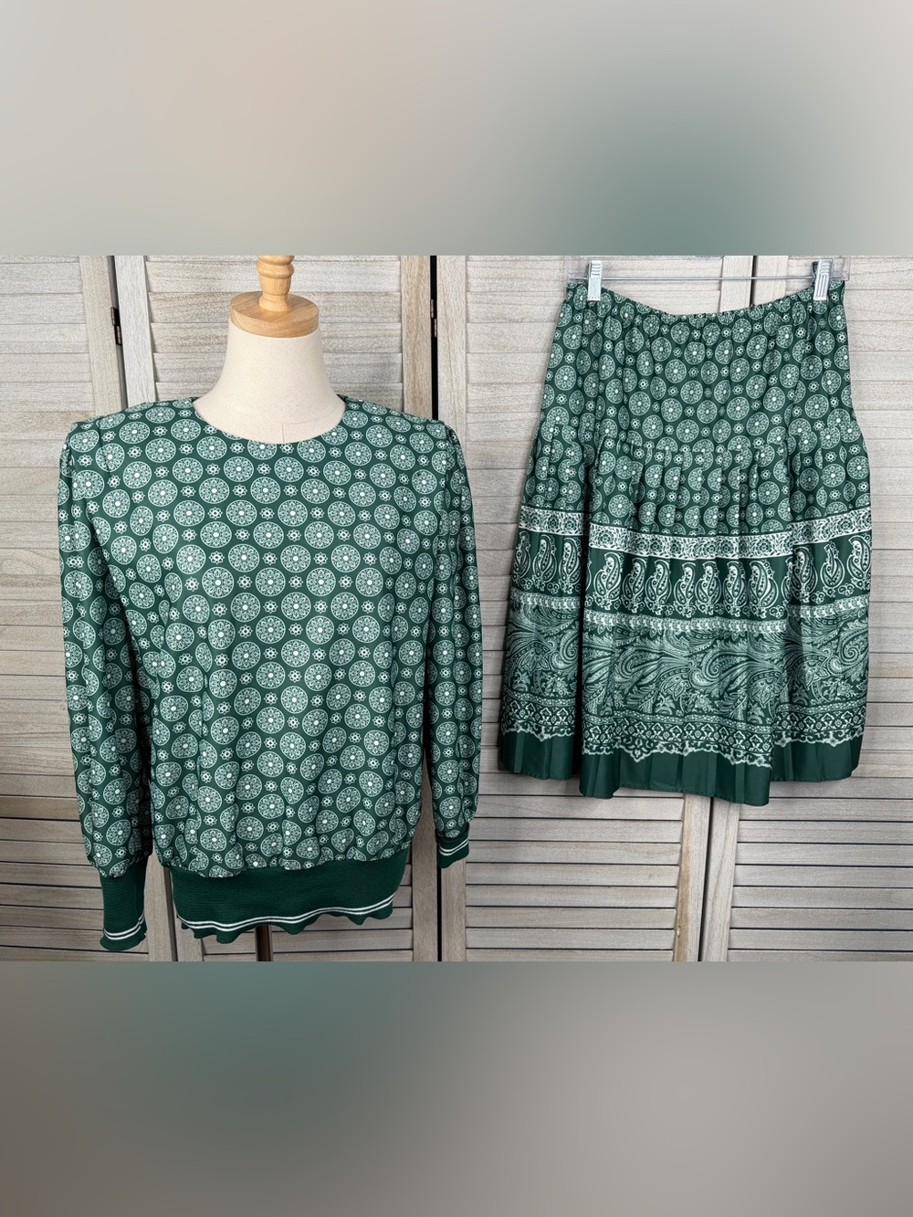 GOOD TIMES Vintage 80s Skirt Set Green & White Geometric Print Shoulder Pads-10
